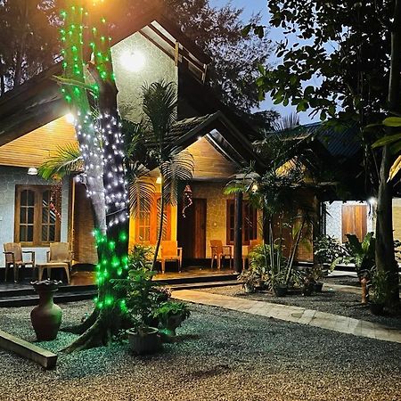 New Roy Guest House Kalkudah  Exteriör bild