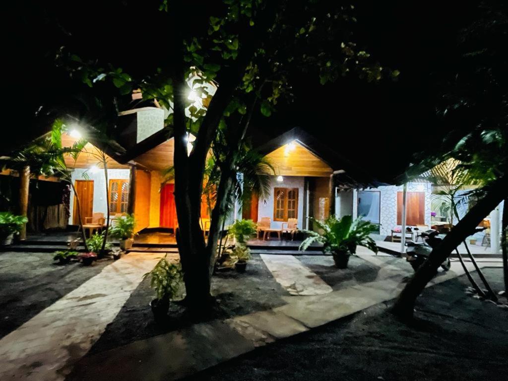 New Roy Guest House Kalkudah  Exteriör bild