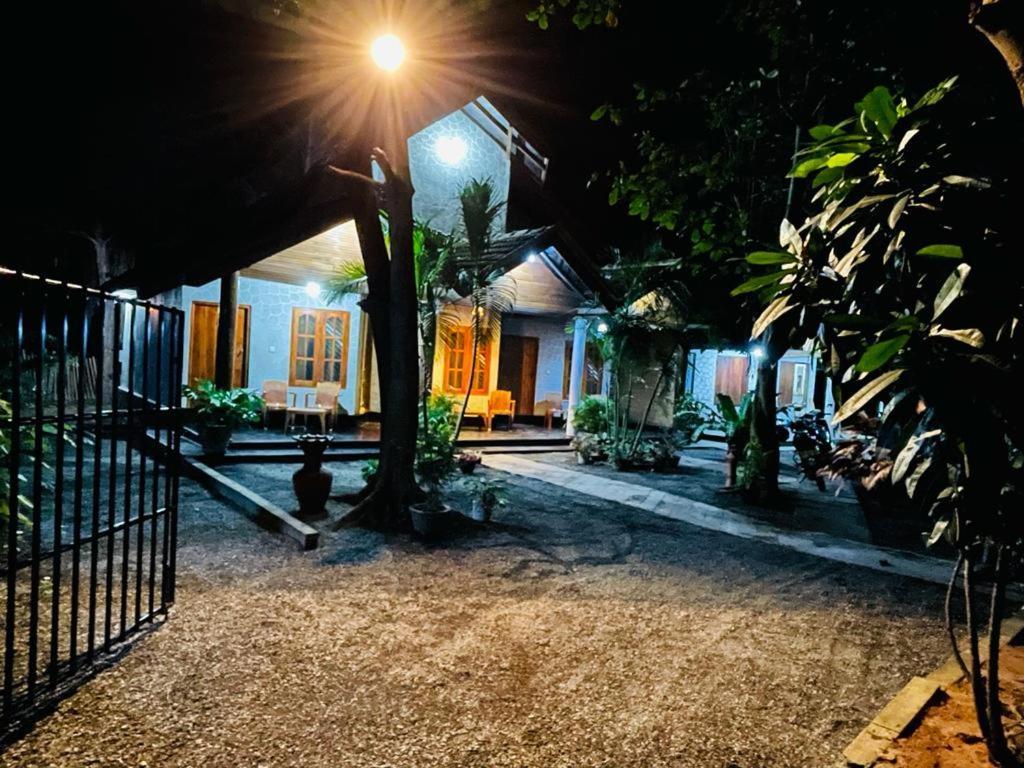 New Roy Guest House Kalkudah  Exteriör bild