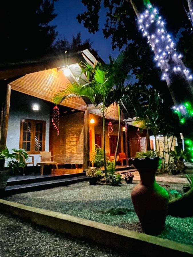 New Roy Guest House Kalkudah  Exteriör bild