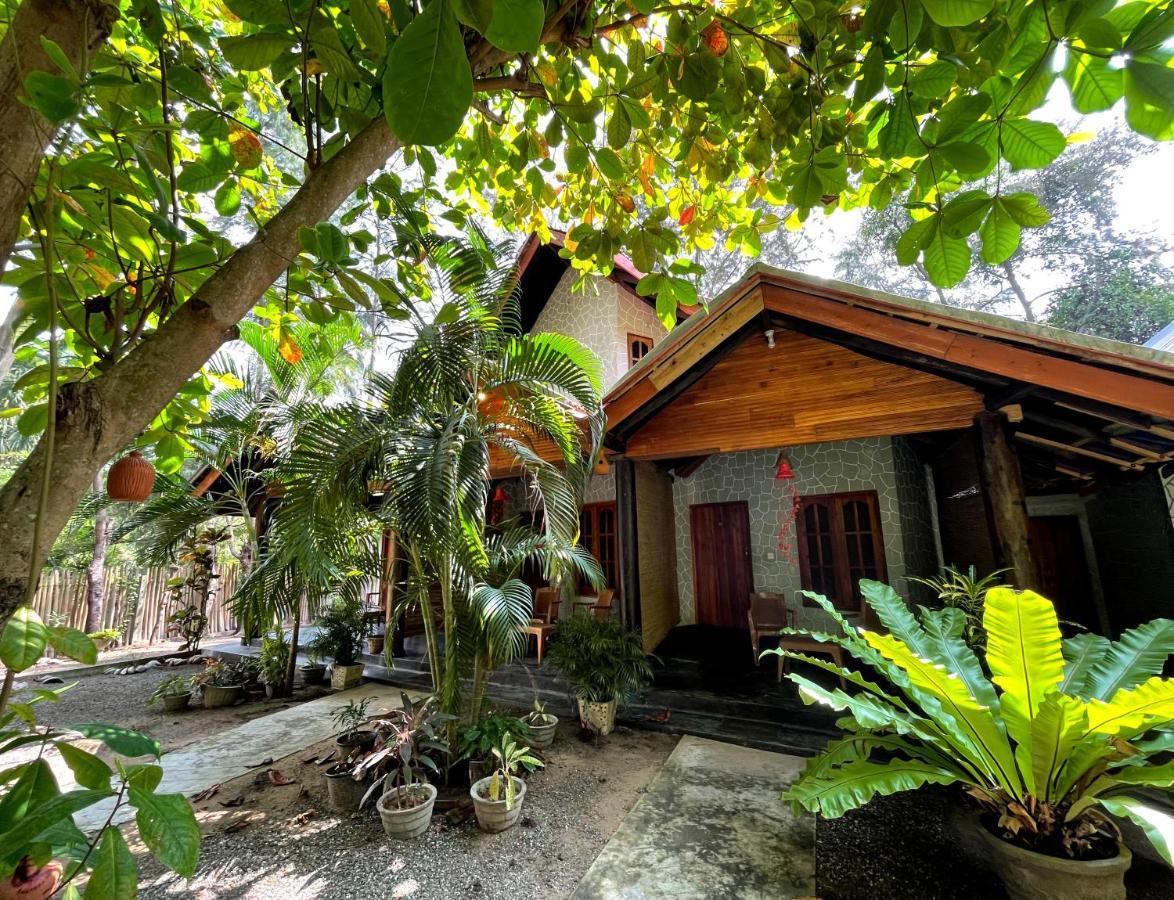 New Roy Guest House Kalkudah  Exteriör bild