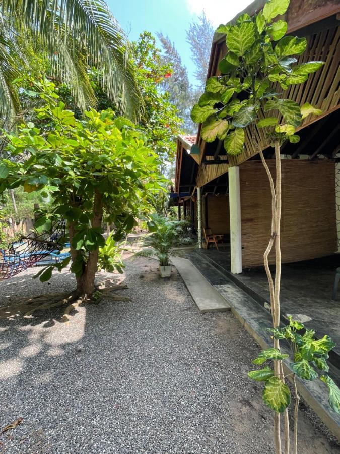 New Roy Guest House Kalkudah  Exteriör bild